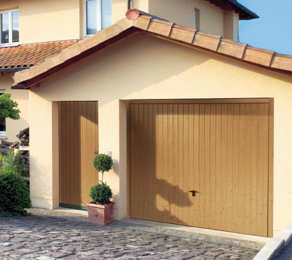 Garagen-Schwingtore aus Holz